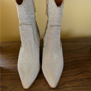 BEAST FASHION Silver Heeled Boots with Sparkly Finish